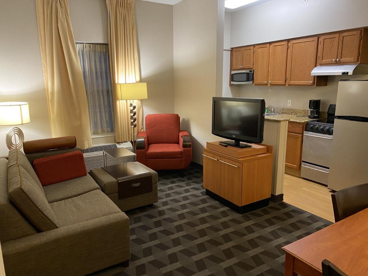 Mainstay Suites Middleburg Heights Cleveland Airport Exterior foto