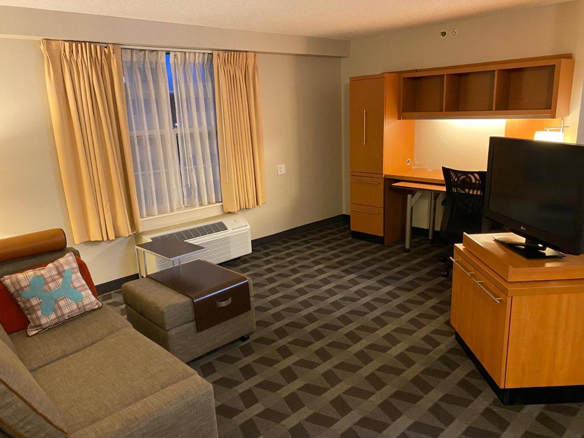 Mainstay Suites Middleburg Heights Cleveland Airport Exterior foto