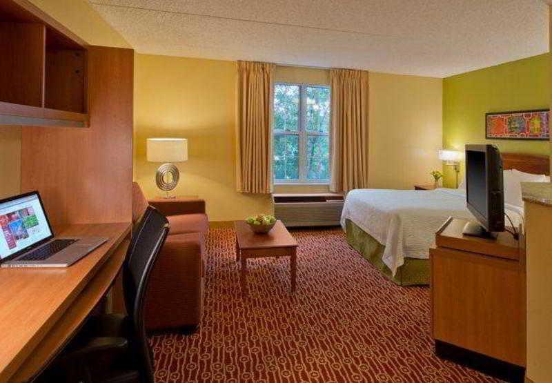 Mainstay Suites Middleburg Heights Cleveland Airport Exterior foto