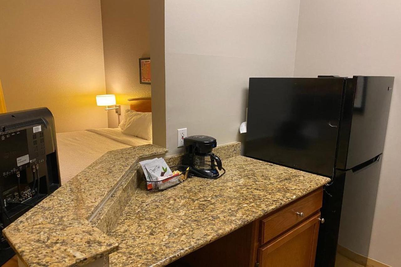 Mainstay Suites Middleburg Heights Cleveland Airport Exterior foto