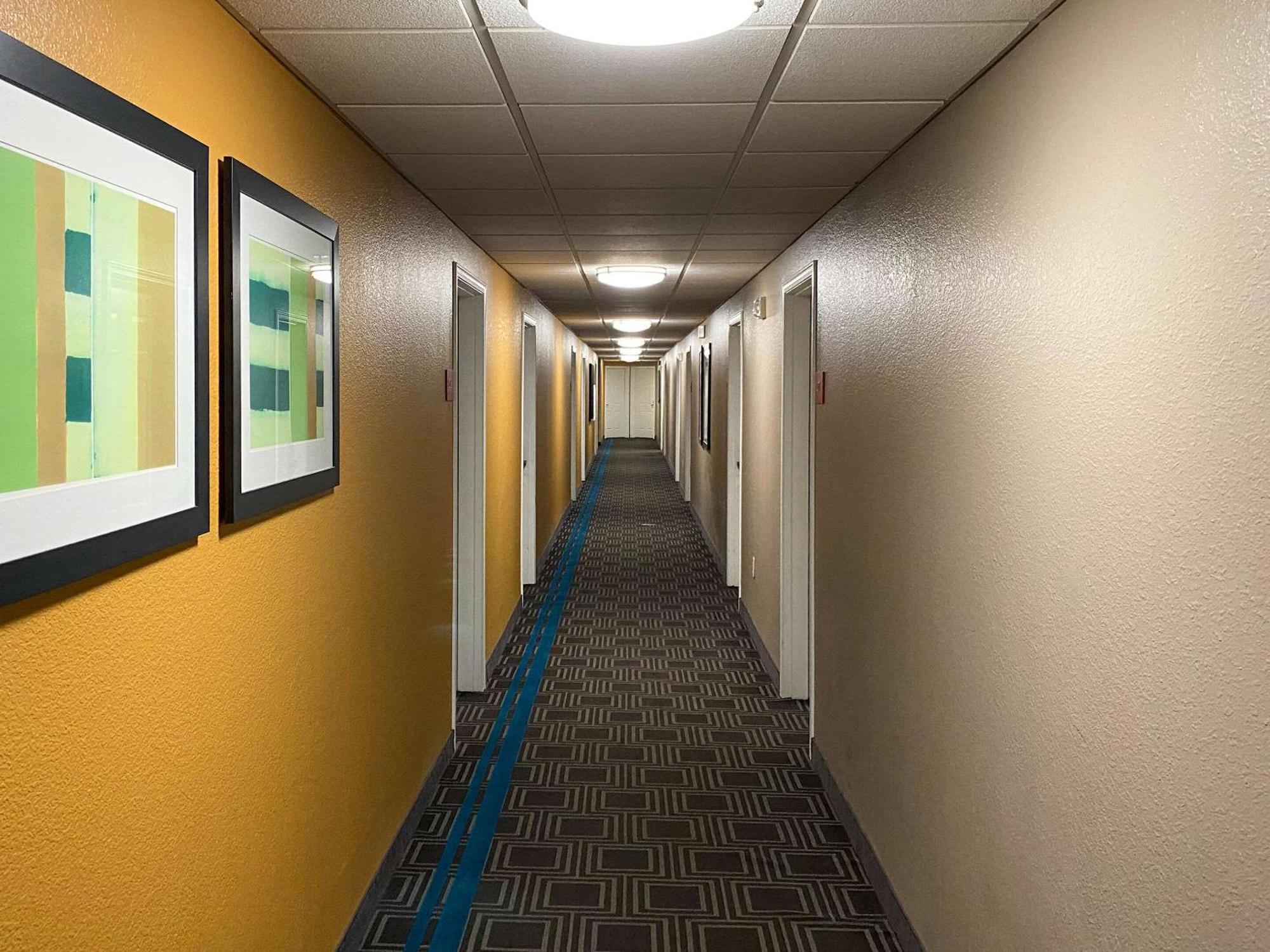 Mainstay Suites Middleburg Heights Cleveland Airport Exterior foto