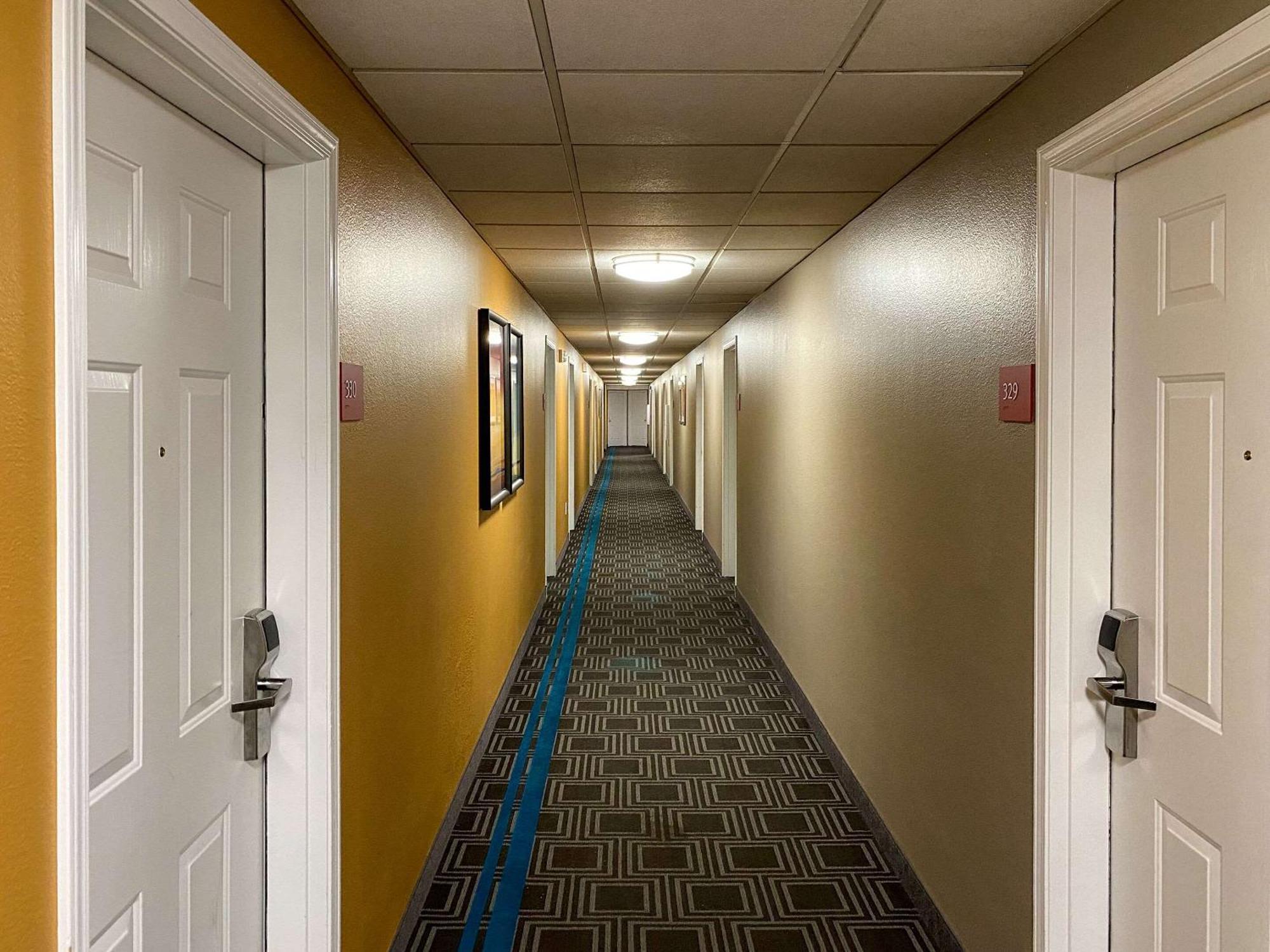 Mainstay Suites Middleburg Heights Cleveland Airport Exterior foto