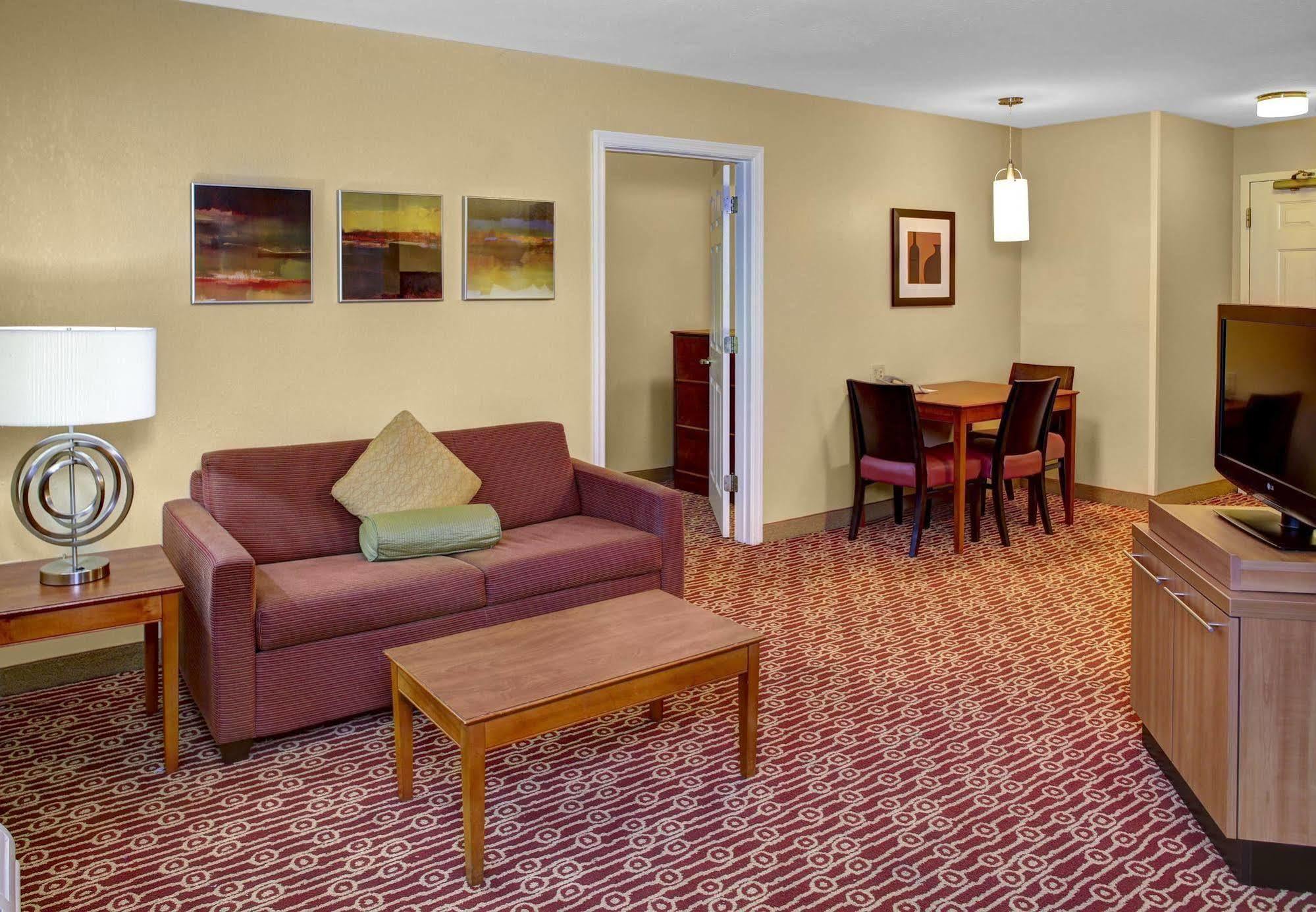 Mainstay Suites Middleburg Heights Cleveland Airport Exterior foto