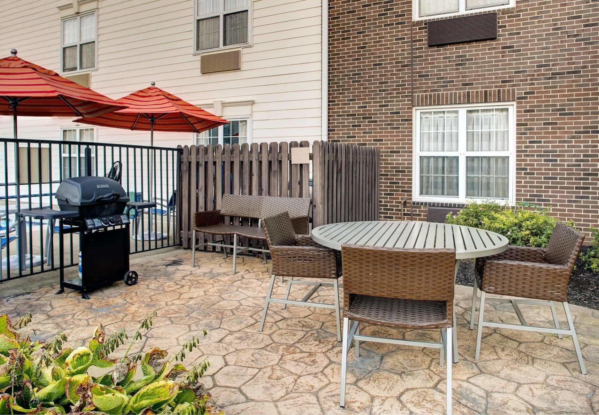 Mainstay Suites Middleburg Heights Cleveland Airport Exterior foto